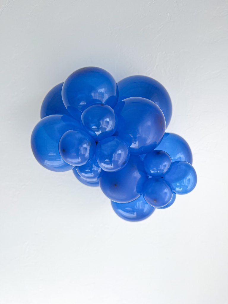 TUFTEX SAPPHIRE BLUE BALLOONS