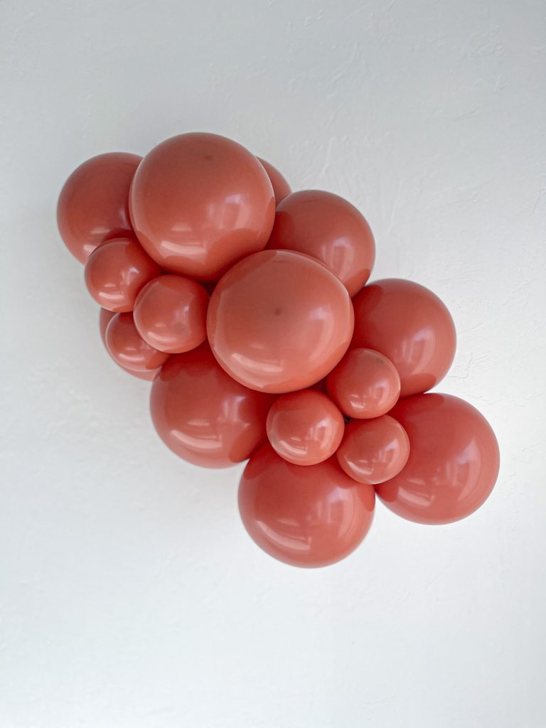TUFTEX Burnt Orange balloons – inflated color cluster