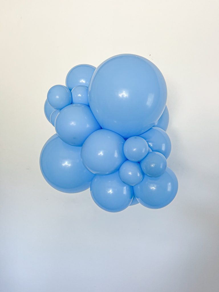TUFTEX Baby Blue balloons – inflated color cluster