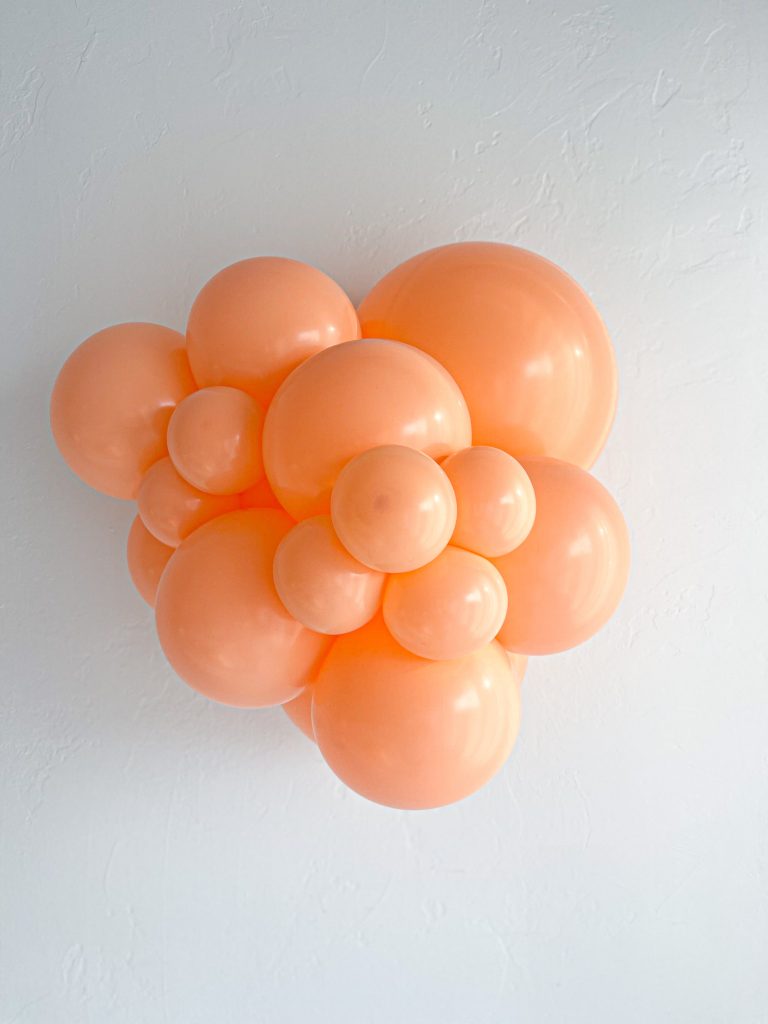 TUFTEX Cheeky balloons – inflated color cluster