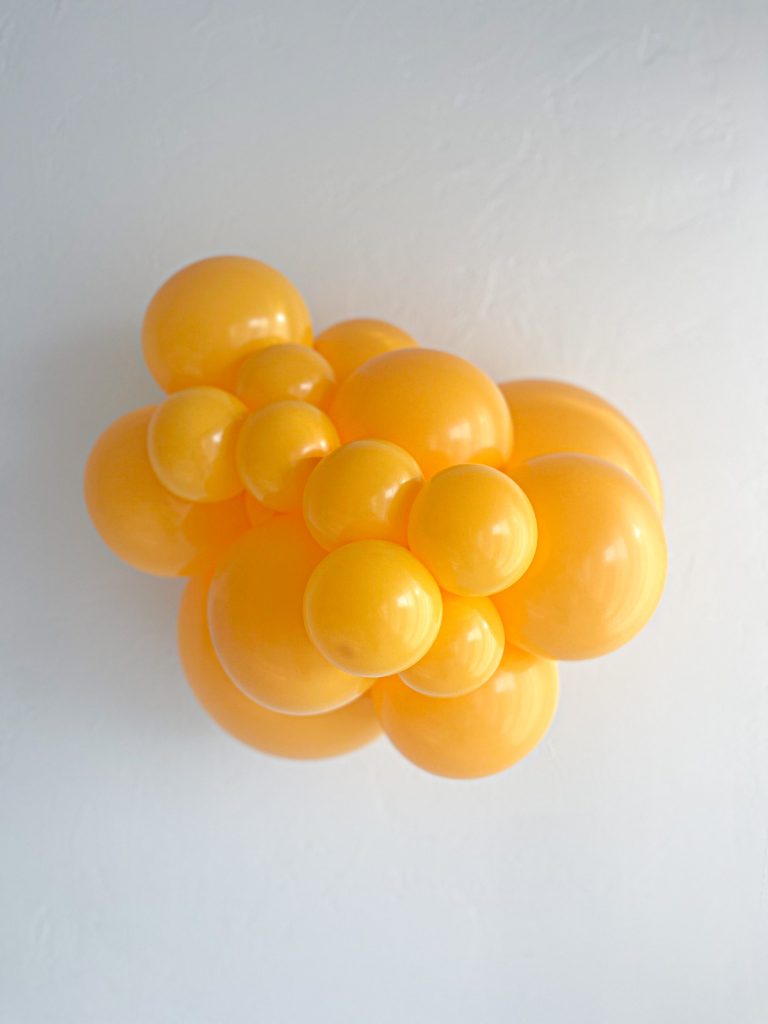 TUFTEX Goldenrod balloons – inflated color cluster