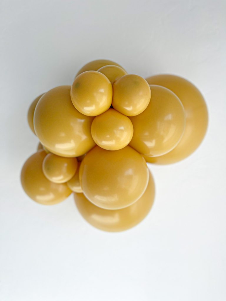 TUFTEX Mustard balloons – inflated color cluster
