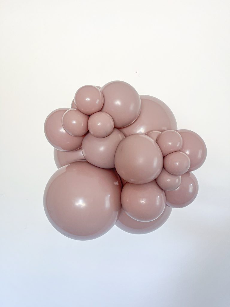 TUFTEX Malted balloons – inflated color cluster