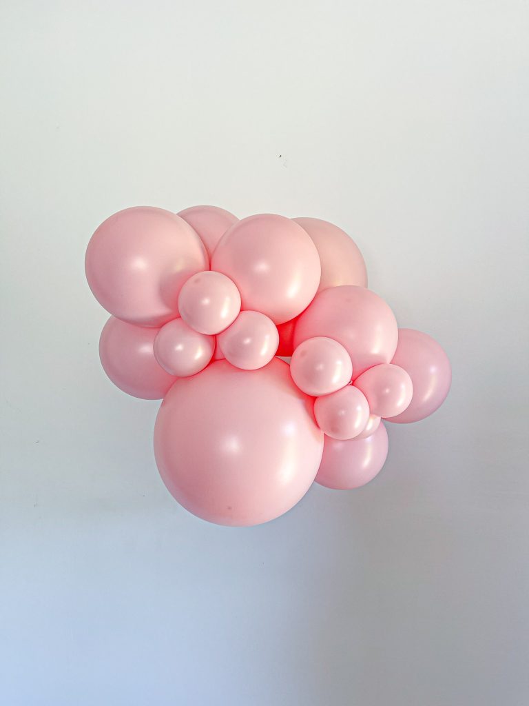 TUFTEX Romey Pearl Pink balloons – inflated color cluster