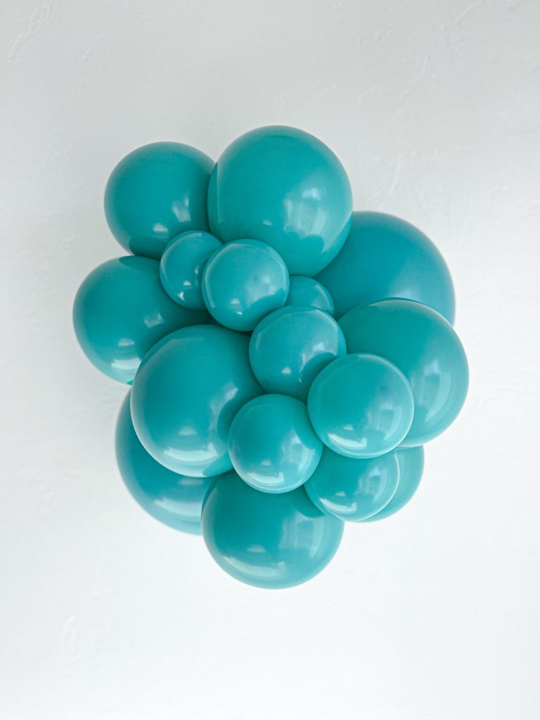 TUFTEX Teal balloons – inflated color cluster